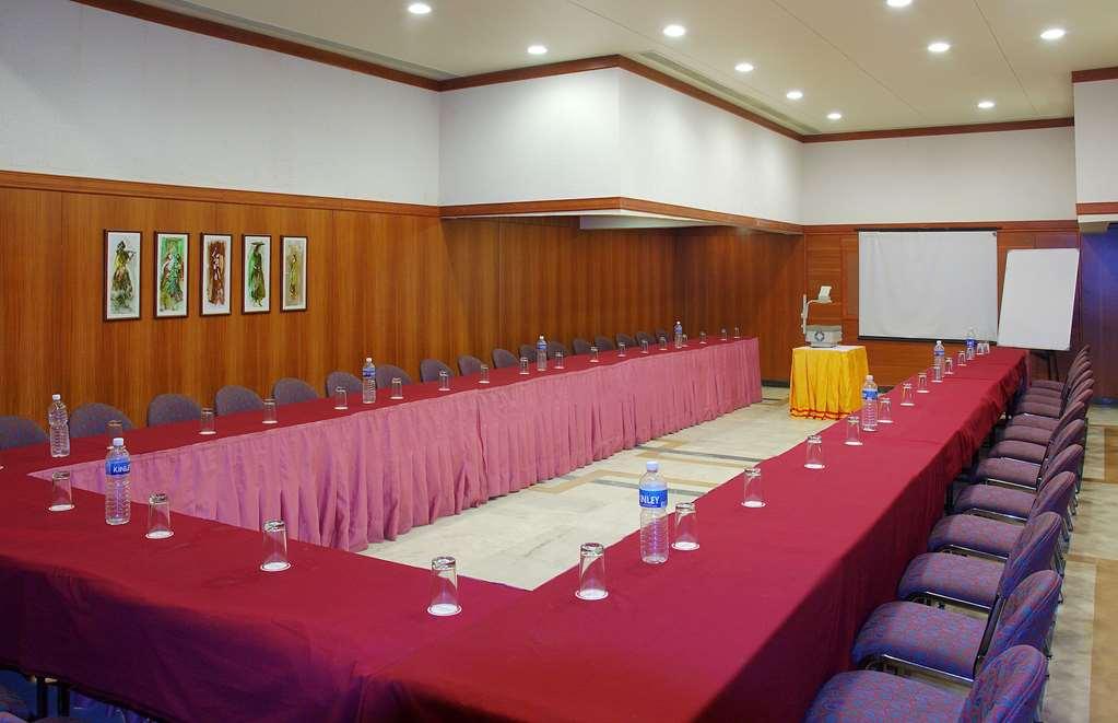 Comfort Inn President Near Ahmedabad Junction Station Udogodnienia zdjęcie