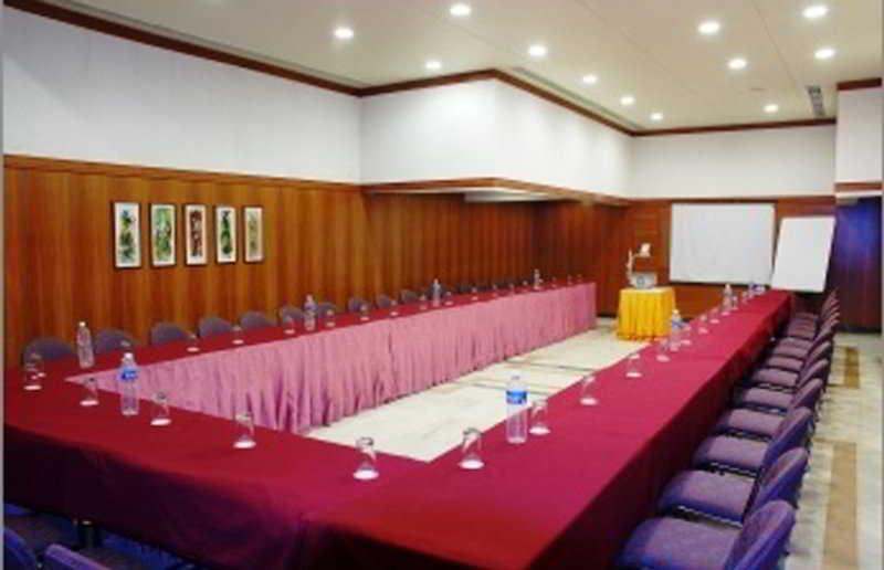 Comfort Inn President Near Ahmedabad Junction Station Zewnętrze zdjęcie