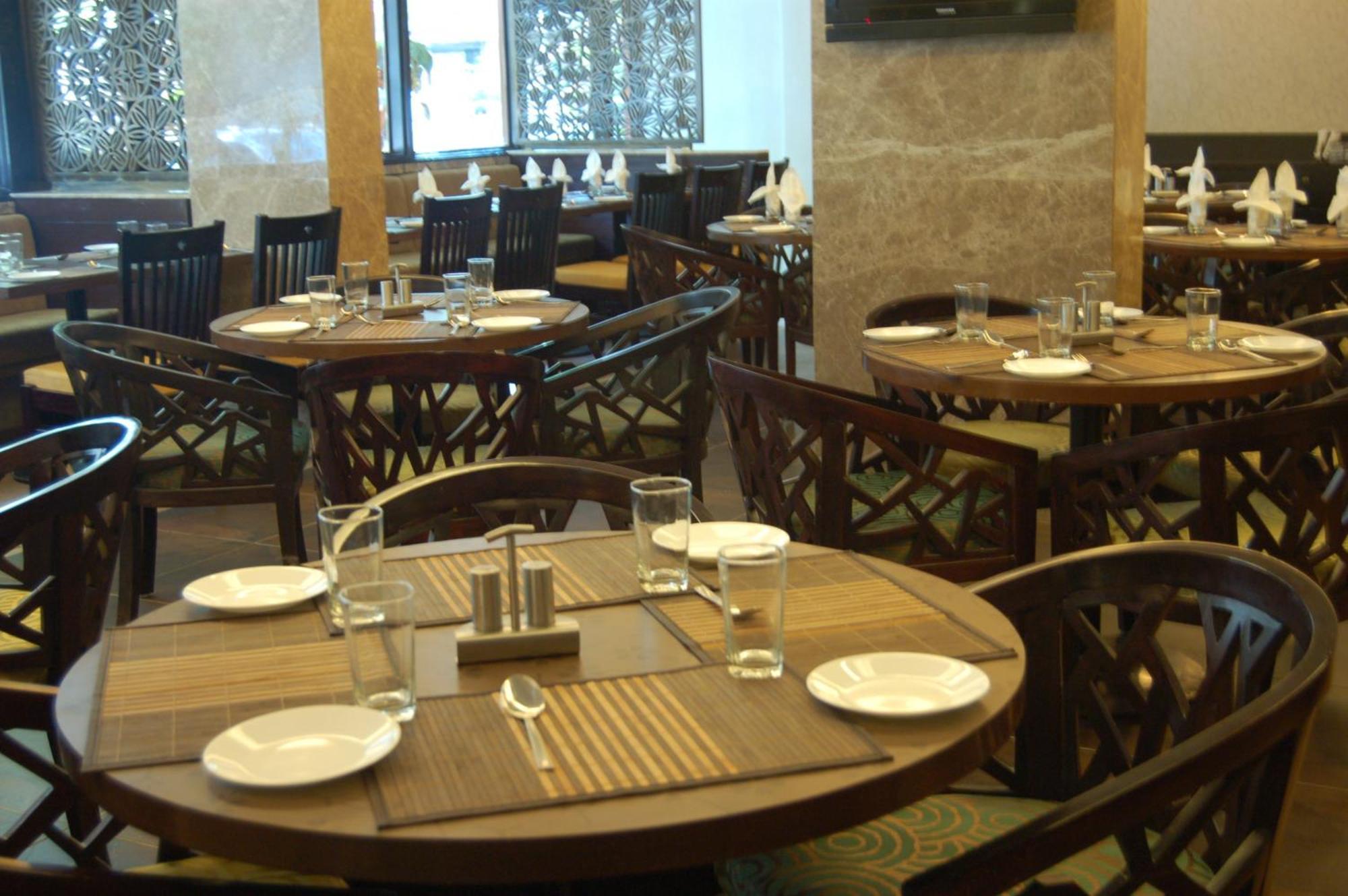 Comfort Inn President Near Ahmedabad Junction Station Zewnętrze zdjęcie