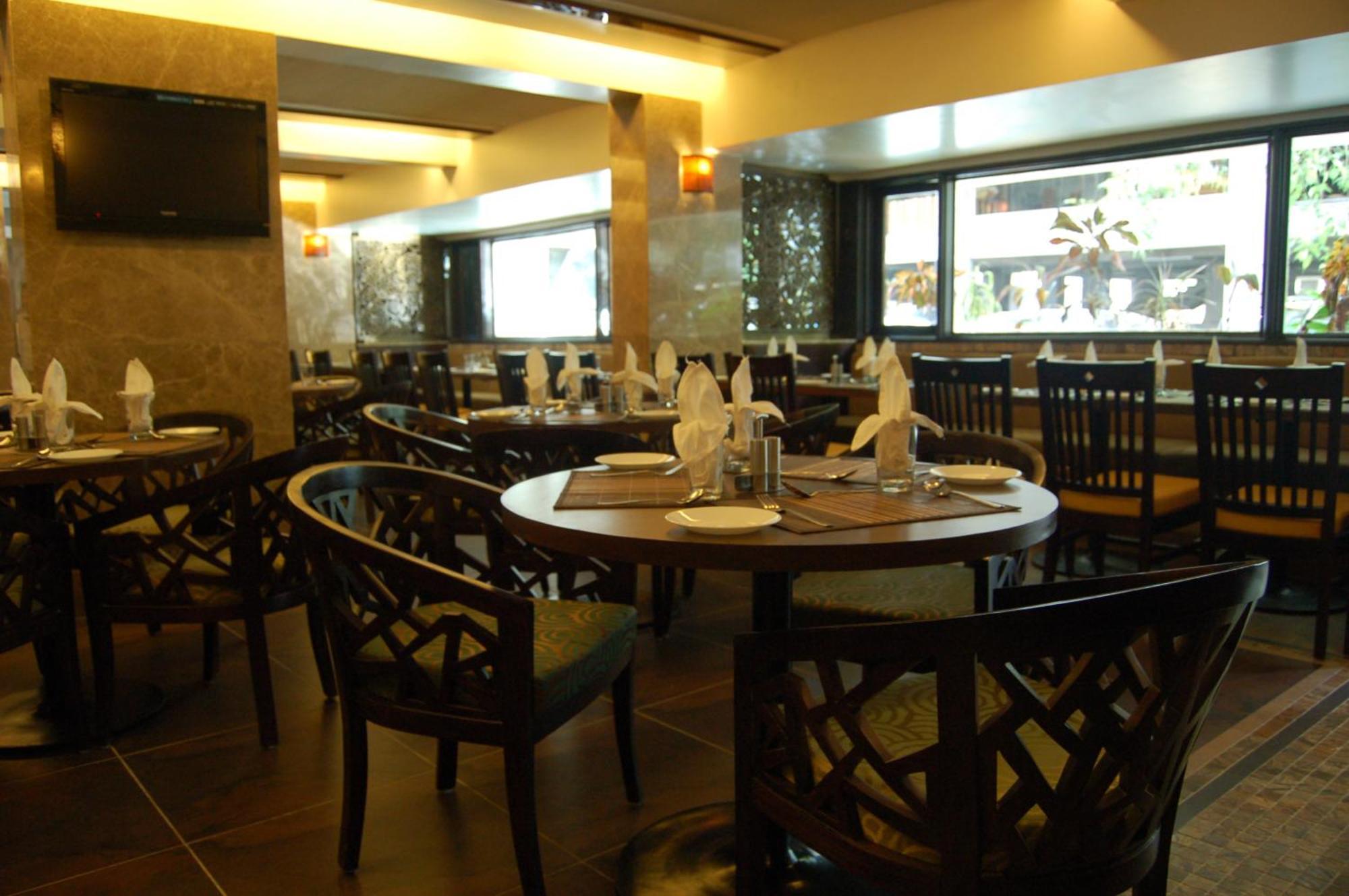 Comfort Inn President Near Ahmedabad Junction Station Zewnętrze zdjęcie