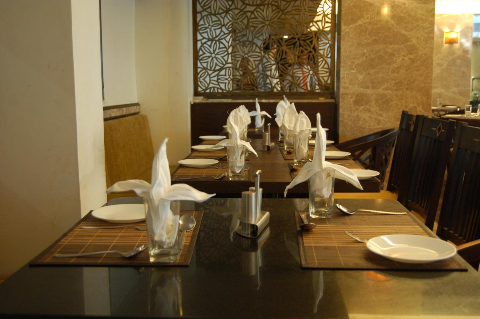 Comfort Inn President Near Ahmedabad Junction Station Zewnętrze zdjęcie
