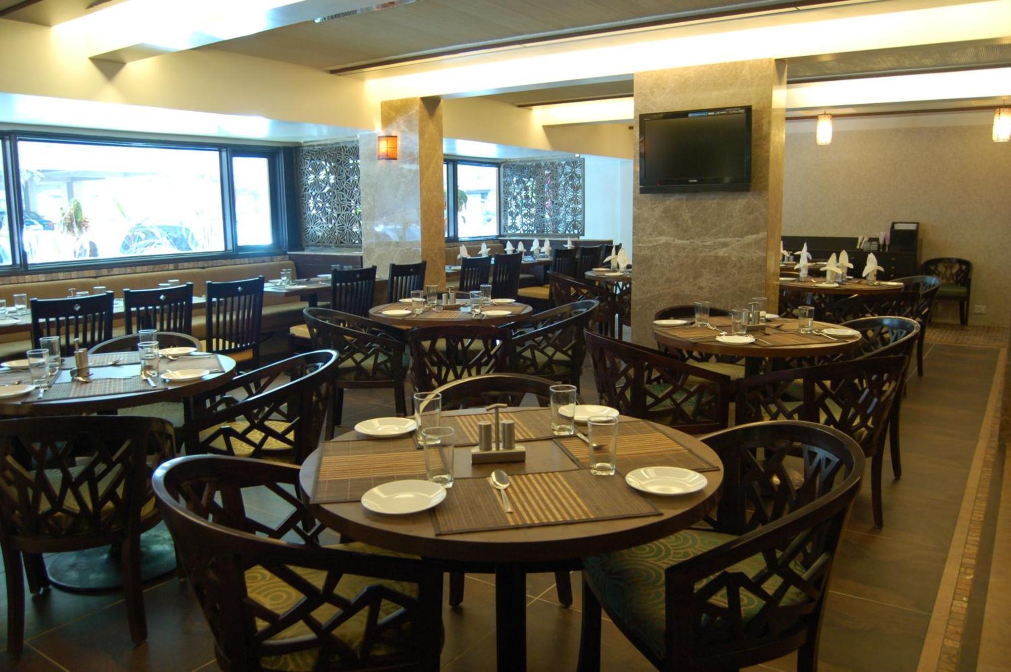 Comfort Inn President Near Ahmedabad Junction Station Zewnętrze zdjęcie