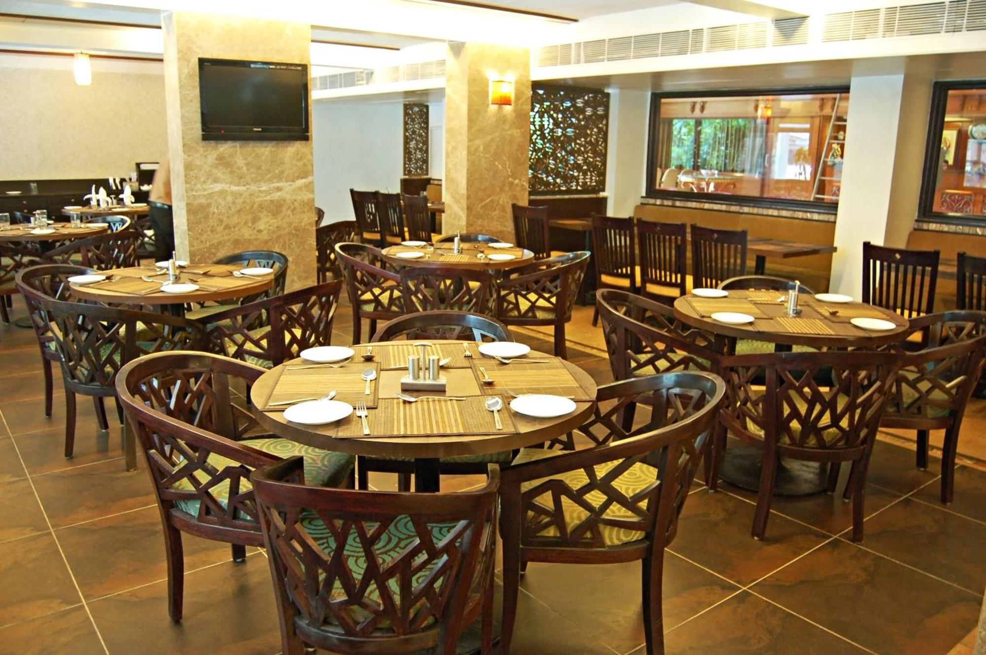 Comfort Inn President Near Ahmedabad Junction Station Zewnętrze zdjęcie
