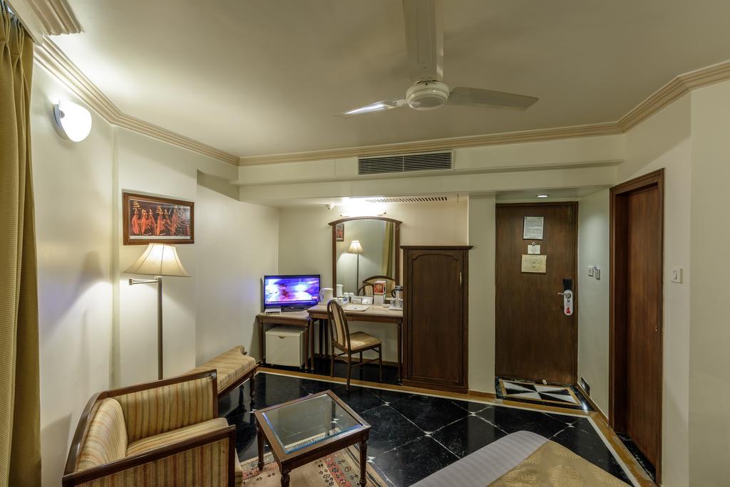 Comfort Inn President Near Ahmedabad Junction Station Zewnętrze zdjęcie
