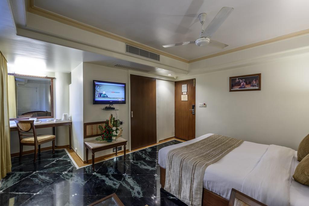 Comfort Inn President Near Ahmedabad Junction Station Zewnętrze zdjęcie