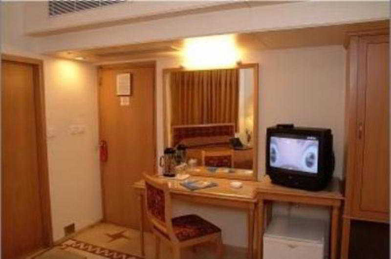 Comfort Inn President Near Ahmedabad Junction Station Zewnętrze zdjęcie
