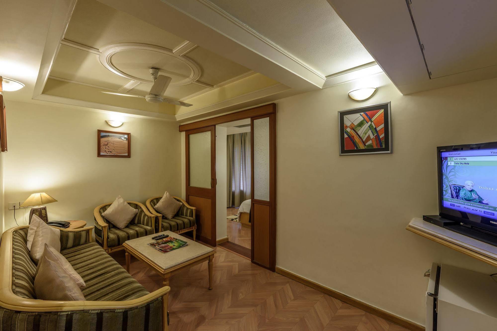 Comfort Inn President Near Ahmedabad Junction Station Zewnętrze zdjęcie