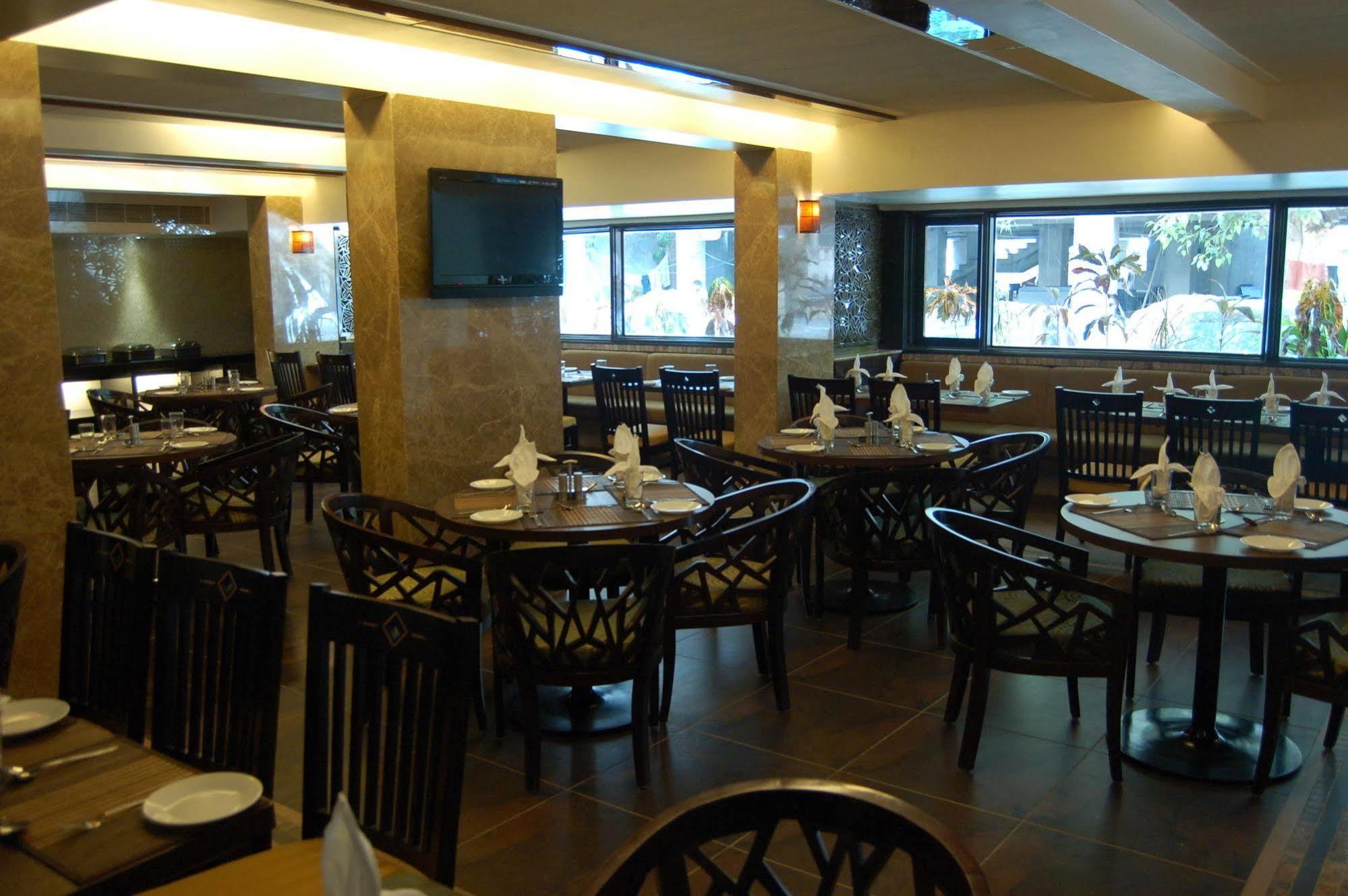 Comfort Inn President Near Ahmedabad Junction Station Zewnętrze zdjęcie
