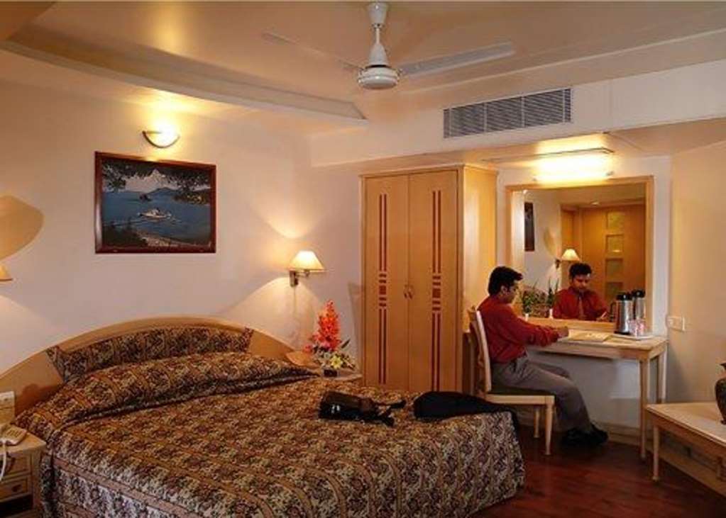 Comfort Inn President Near Ahmedabad Junction Station Zewnętrze zdjęcie